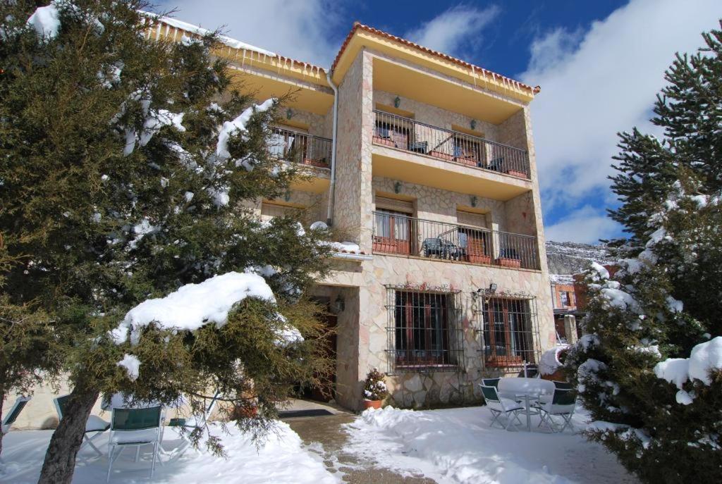 Hotel Restaurante Rio Cuervo Vega del Cadorno المظهر الخارجي الصورة