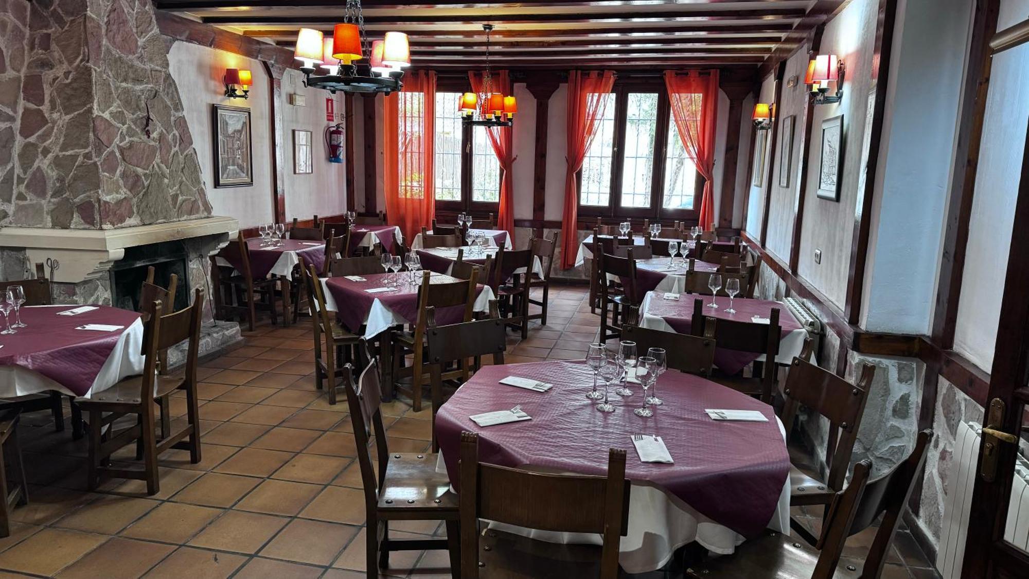 Hotel Restaurante Rio Cuervo Vega del Cadorno المظهر الخارجي الصورة