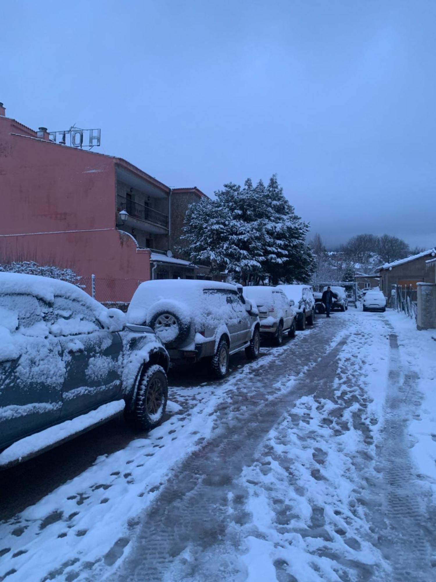 Hotel Restaurante Rio Cuervo Vega del Cadorno المظهر الخارجي الصورة
